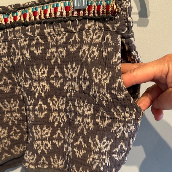 🌸Angie High Waist Patterned Shorts with Colorful Waistband - Picture 3 of 5